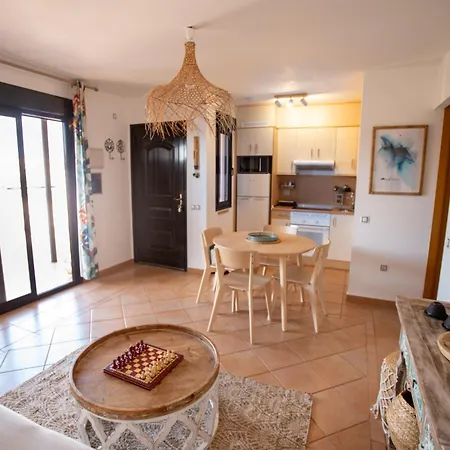 Alma Ventura House - *